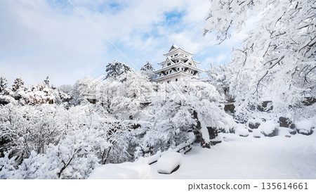 Gujo Hachiman Castle in the snow 135614661
