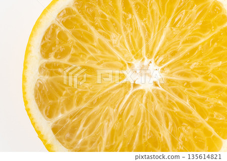 切開的八朔橙橫切面特寫 135614821