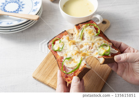 披薩吐司 135615851