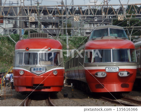 [Nostalgic Railway] Odakyu Romancecar 135616366