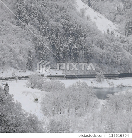 Snow-covered Iiyama Line Snow-covered Iiyama Line 135616894