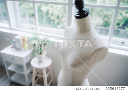 窗邊的軀幹與靜物 窗邊的軀幹與靜物 135617277