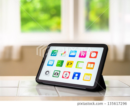 Tablet home screen 135617296