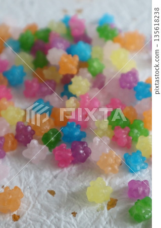 彩色紙屑糖果 彩色紙屑糖果 135618238