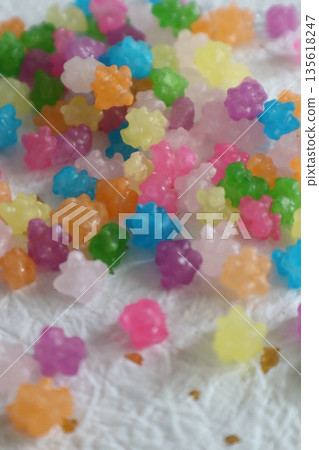 彩色紙屑糖果 彩色紙屑糖果 135618247