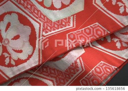 Red belt Red belt 135618656