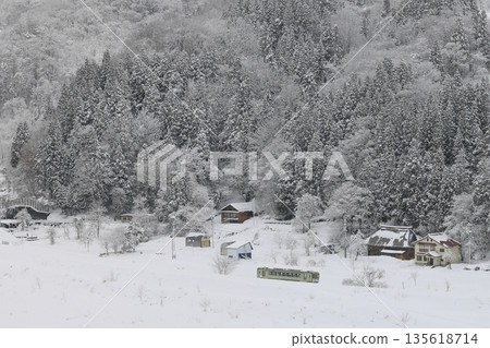 積雪覆蓋的飯山線 135618714