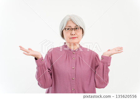 Senior women with gray and silver hair (why, I don't understand, comparison, astonishment, oh dear) Senior women with gray and silver hair (why, I don't understand, comparison, astonishment, oh dear) 135620556