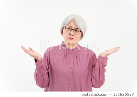 Senior women with gray and silver hair (why, I don't understand, comparison, astonishment, oh dear) Senior women with gray and silver hair (why, I don't understand, comparison, astonishment, oh dear) 135620557