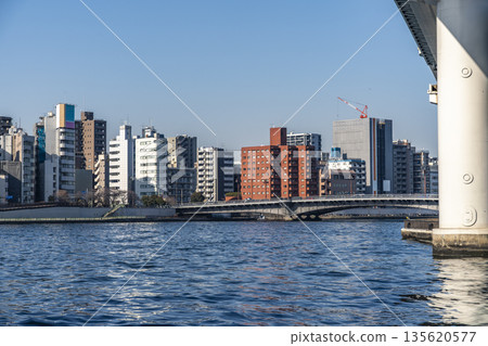 東京隅田川景色 135620577