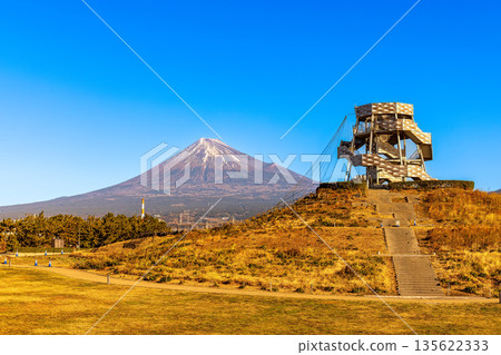 Tagonoura Minato Park, Fujinokuni (December, clear skies) 135622333