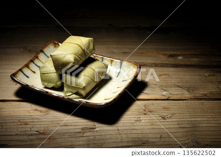 Persimmon leaf sushi Persimmon leaf sushi 135622502
