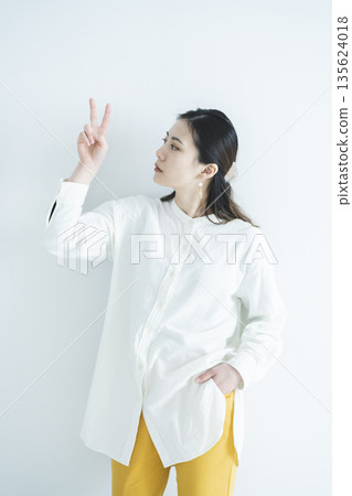 一個女人誰簽了一塊 135624018