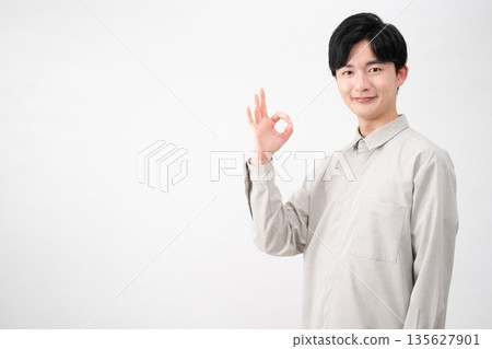 Young man wearing a long-sleeved shirt Lifestyle image 135627901