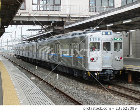 Chichibu Railway 5000 series 5003 train stopped at Hanyu Station 135628099