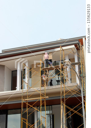 scaffolding used at the construction 135629133