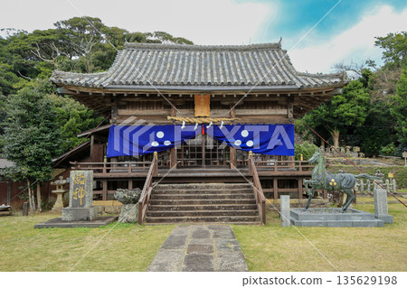 長崎縣平戶市龜岡神社參拜殿 135629198