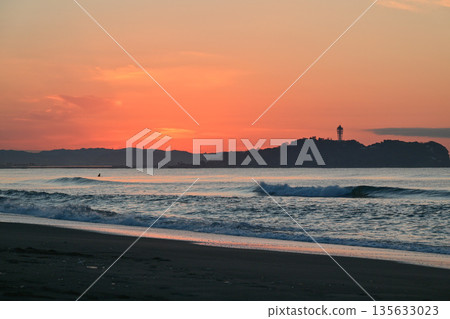 Sunrise at Tsujido Beach Sunrise at Tsujido Beach 135633023