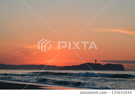 Sunrise at Tsujido Beach Sunrise at Tsujido Beach 135633034