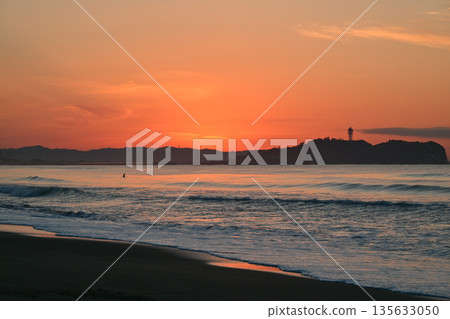Sunrise at Tsujido Beach Sunrise at Tsujido Beach 135633050