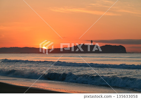 Sunrise at Tsujido Beach Sunrise at Tsujido Beach 135633058