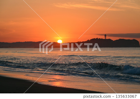 Sunrise at Tsujido Beach Sunrise at Tsujido Beach 135633067