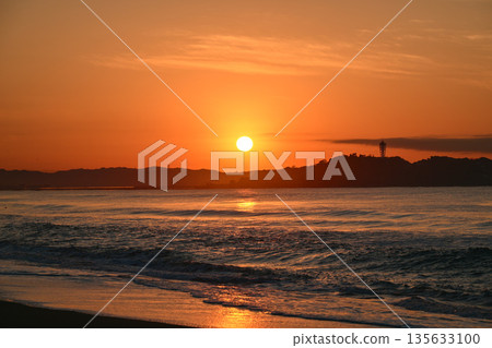 Sunrise at Tsujido Beach Sunrise at Tsujido Beach 135633100