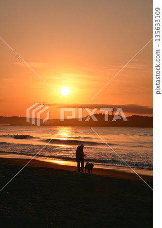 Sunrise at Tsujido Beach Sunrise at Tsujido Beach 135633109