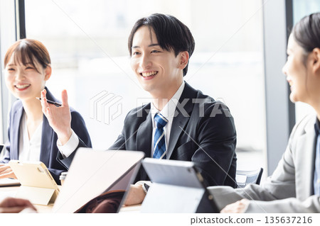 商業場景 135637216