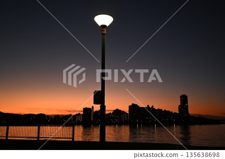 Street lights and coastal night view 135638698