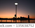 Street lights and coastal night view 135638752
