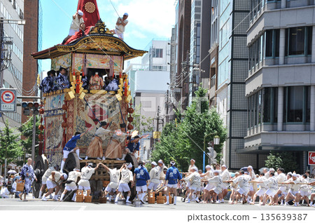Kyoto Gion Festival Yamahoko Procession Kikusuihoko 135639387