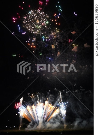 Shinshu Togura Kamiyamada Onsen Summer Fireworks Festival (New Fireworks) 135639650