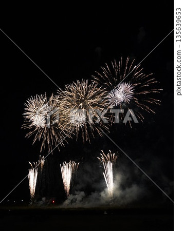 Shinshu Togura Kamiyamada Onsen Summer Fireworks Festival (New Fireworks) 135639653