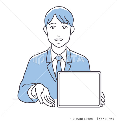 一名身穿西裝的男子一邊說一邊展示平板電腦 135640265