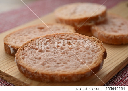 NASU Rusk Shop 135640364