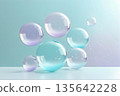 一個蒼白透明的球體漂浮在空中 135642228