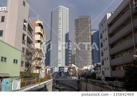 Streetscape from Honmachi area in Nakano Ward towards Nishi-Shinjuku 135642469