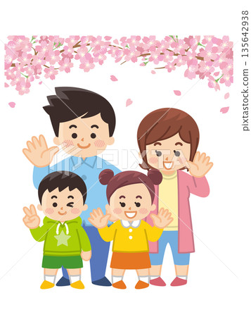 櫻花盛開，父母和孩子們穿著春裝 135642938