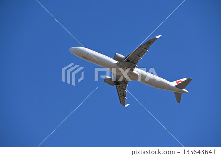 一架飛機 一架飛機 135643641