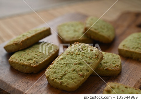 Crunchy Brown Rice Cookies 135644969