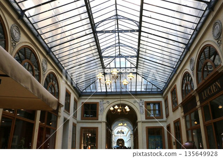 Paris's fashionable arcades, Passage Paris's fashionable arcades, Passage 135649928