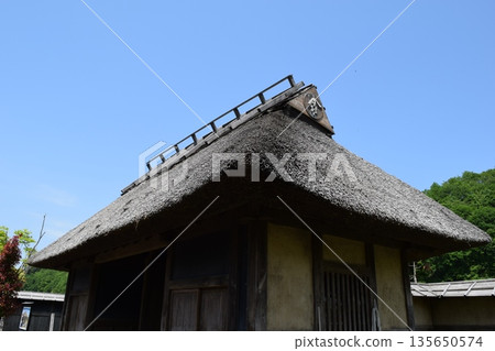 Thatched roof Thatched roof 135650574
