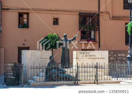 Monument to Bishop Polanco in Teruel 135650911