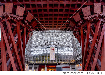 (Ishikawa Prefecture) Kanazawa Station / Gumdo evening scene (Ishikawa Prefecture) Kanazawa Station / Gumdo evening scene 135652011