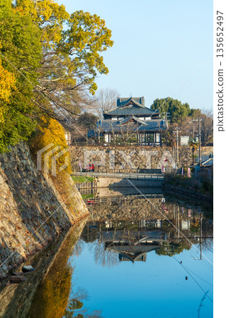 從正門處眺望大和郡山城遺址大廳。 135652497
