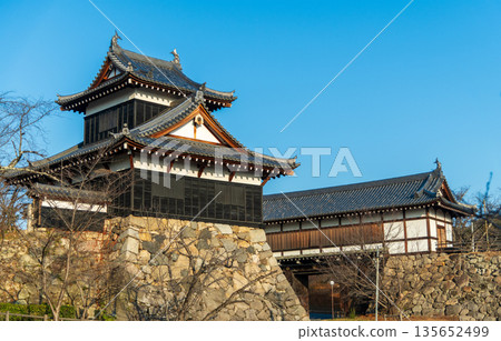 從神浦庫魯瓦眺望大手門和大手門向櫓 135652499