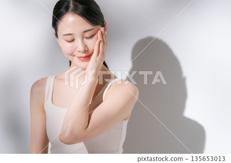 Beauty image of young women 135653013