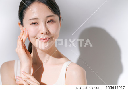 Beauty image of young women 135653017