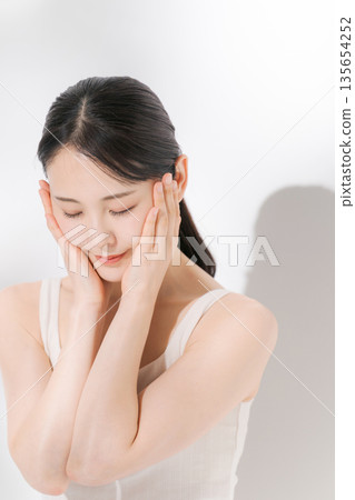 Beauty image of young women Beauty image of young women 135654252